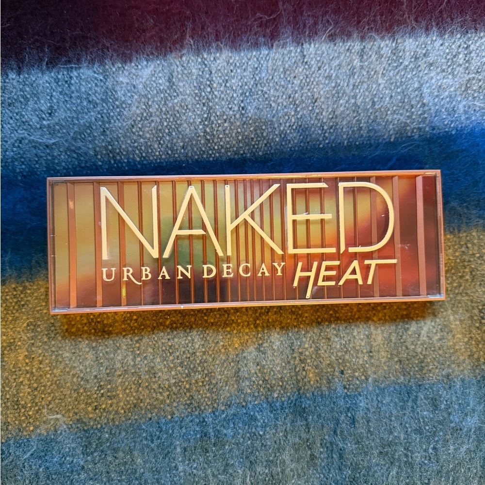 Urban Decay Naked Heat Eyeshadow Palette